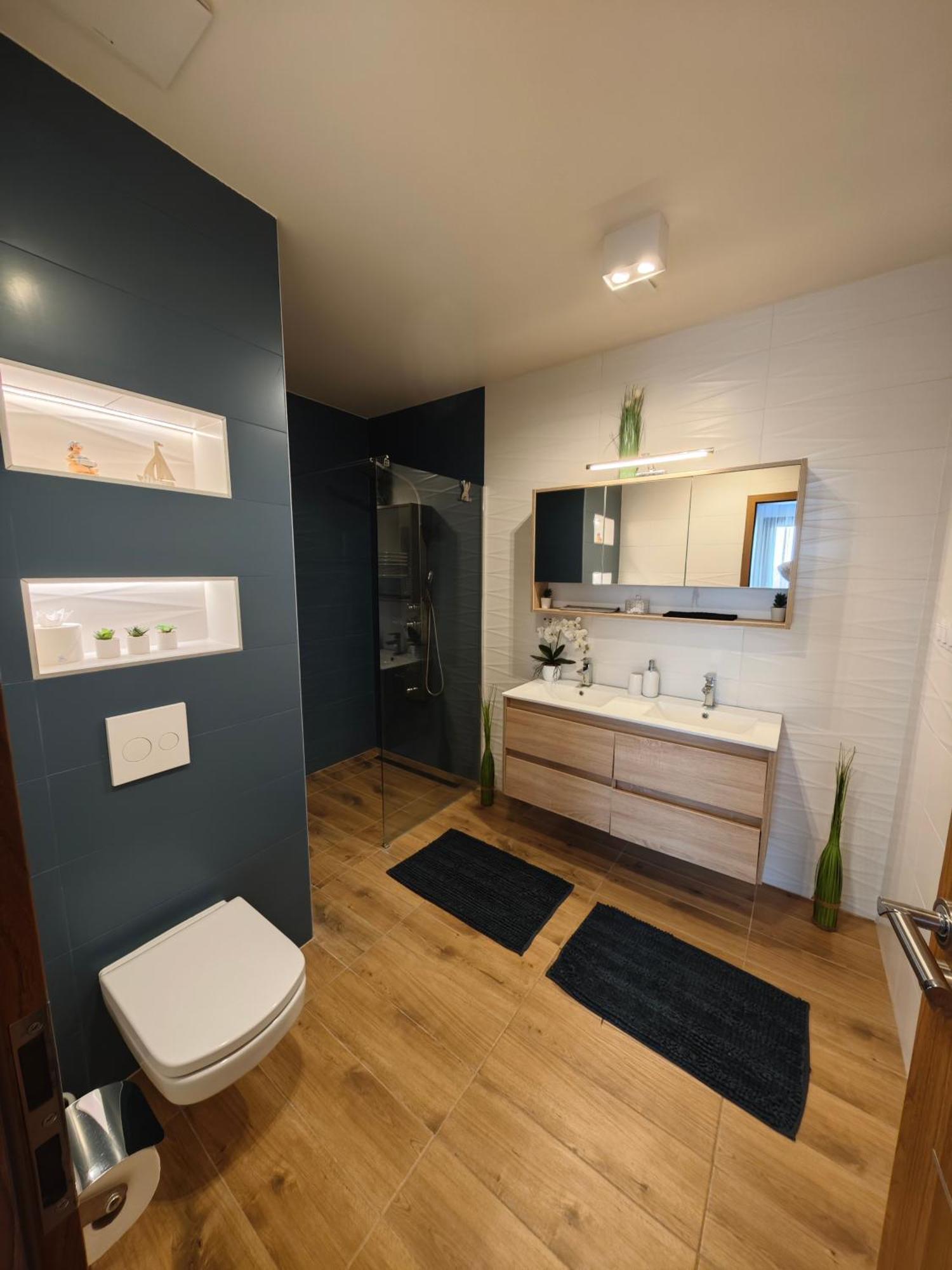 Gamma Apartmanok Es Jakuzzi Miskolc Quarto foto