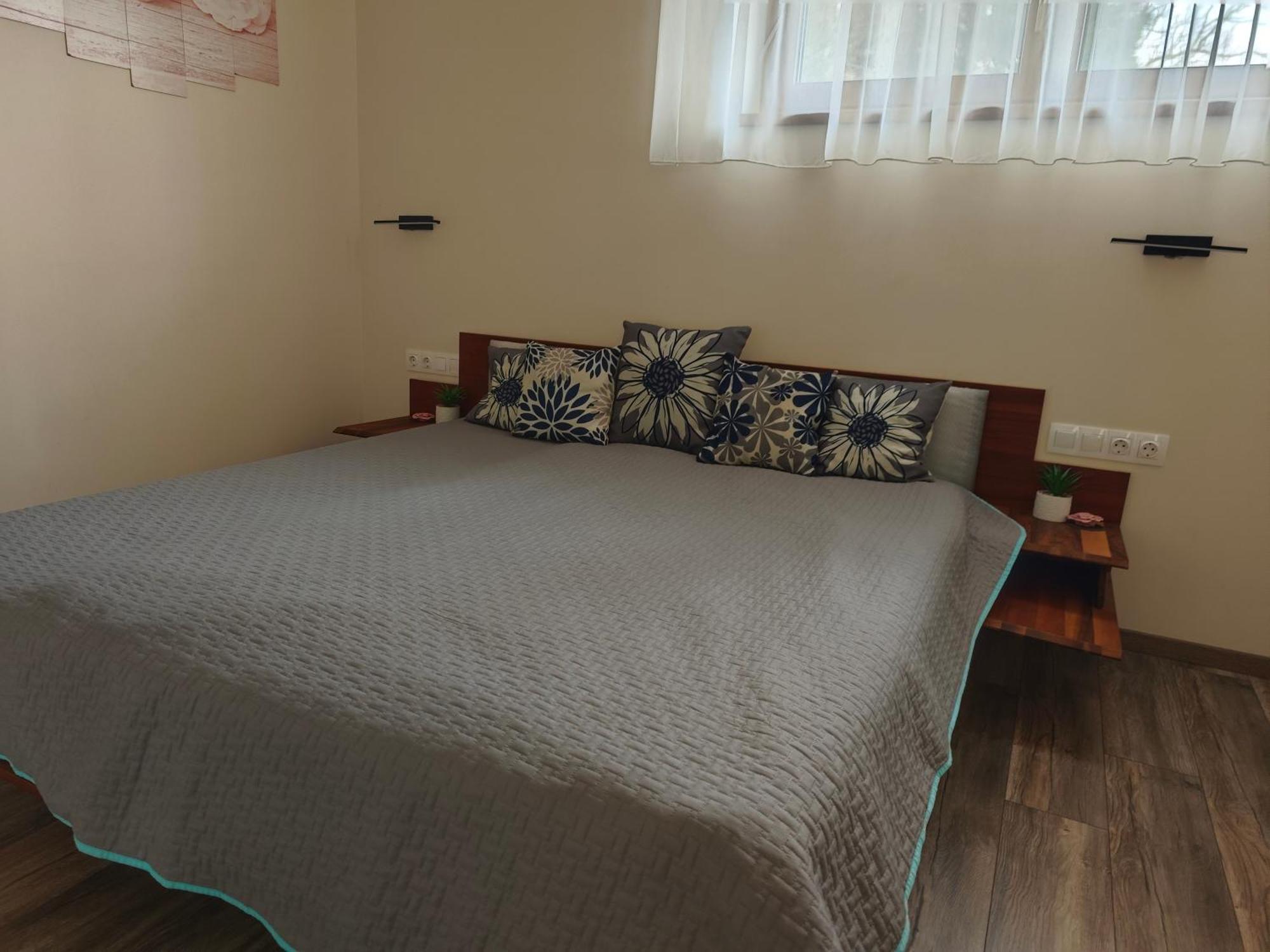 Gamma Apartmanok Es Jakuzzi Miskolc Quarto foto